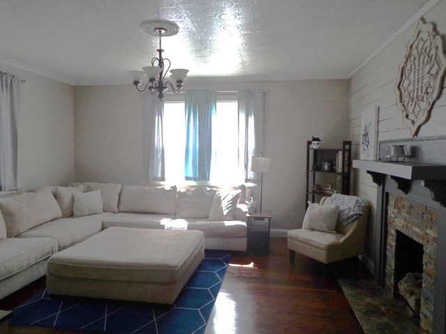 181 Washington Ave, Camden, TN 38320