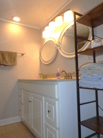 181 Washington Ave, Camden, TN 38320