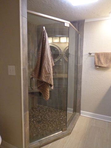 181 Washington Ave, Camden, TN 38320