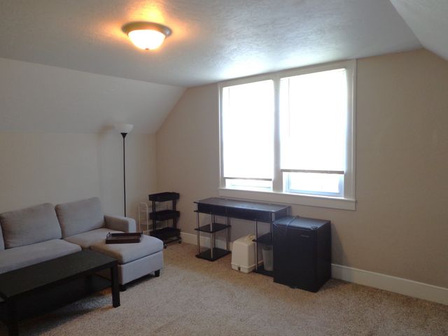 181 Washington Ave, Camden, TN 38320