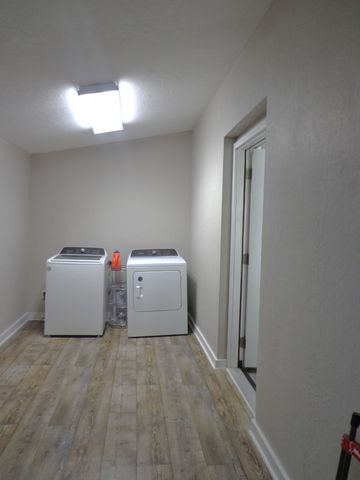 181 Washington Ave, Camden, TN 38320