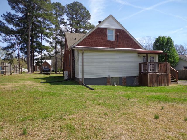 181 Washington Ave, Camden, TN 38320