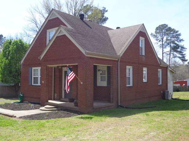 181 Washington Ave, Camden, TN 38320