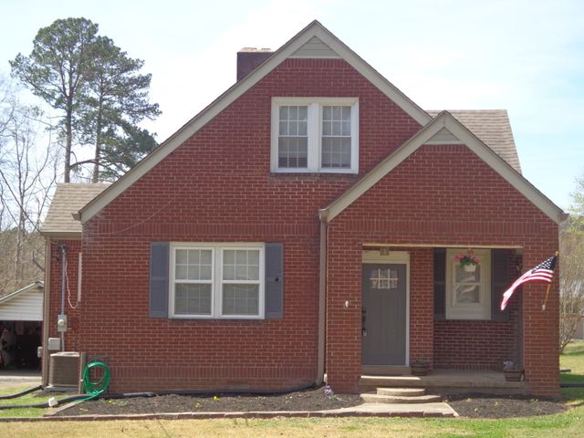 181 Washington Ave, Camden, TN 38320