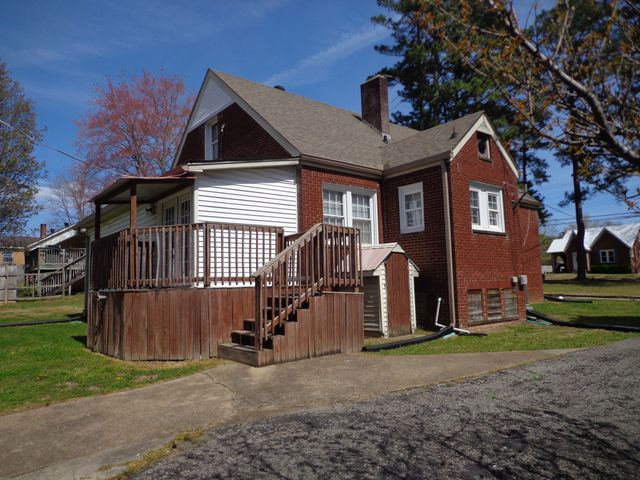 181 Washington Ave, Camden, TN 38320