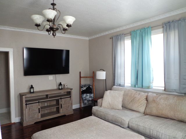 181 Washington Ave, Camden, TN 38320