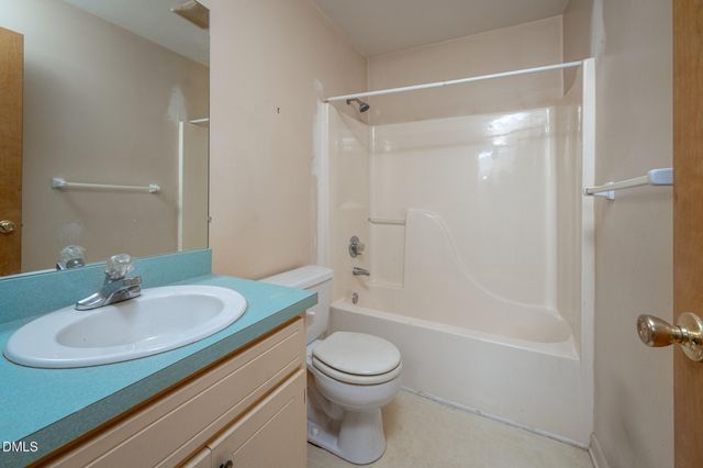 8901 Art Road, Cedar Grove, NC 27231