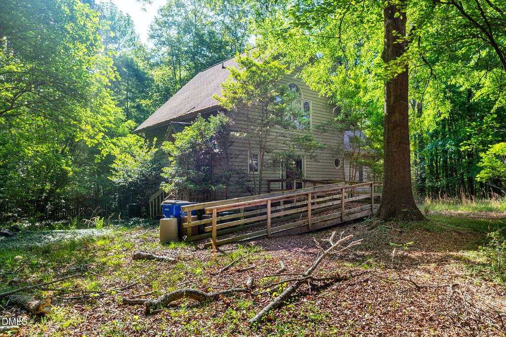 8901 Art Road, Cedar Grove, NC 27231