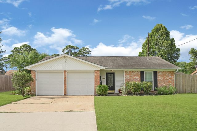 10010 Lost Pine Drive, Baytown, TX 77521