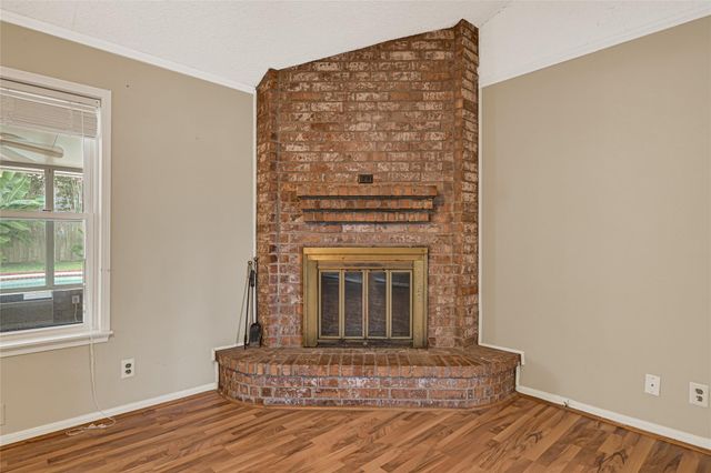 10010 Lost Pine Drive, Baytown, TX 77521