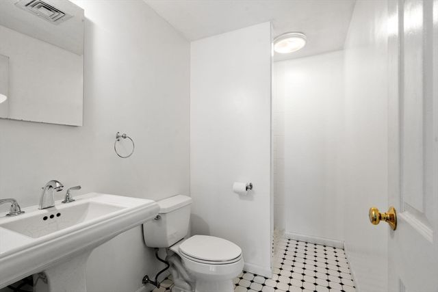 24 South St 4, Medford, MA 02155