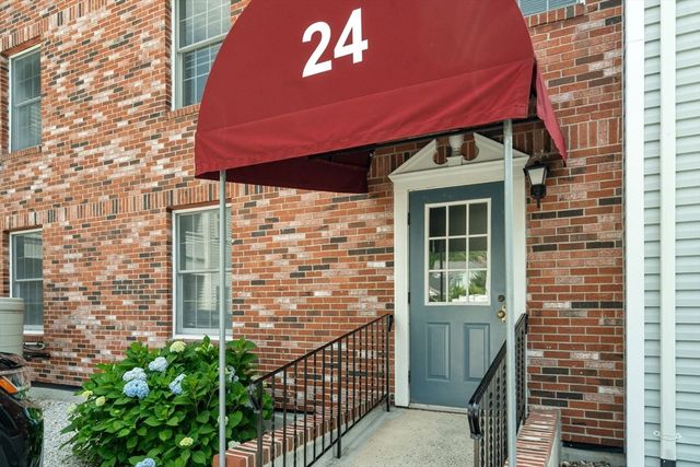 24 South St 4, Medford, MA 02155
