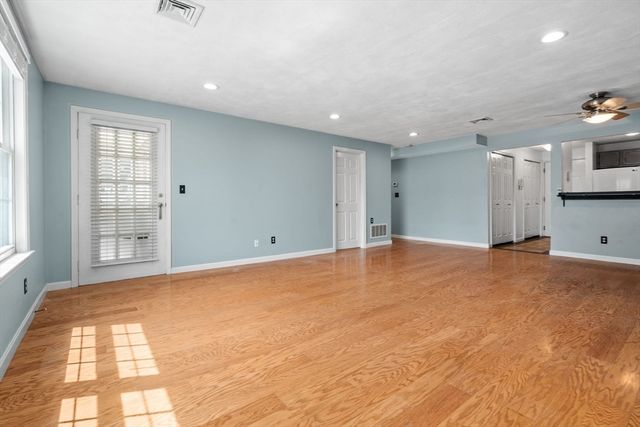 24 South St 4, Medford, MA 02155