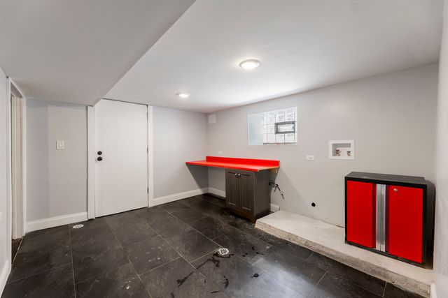 9431 S Vernon Avenue, Chicago, IL 60619