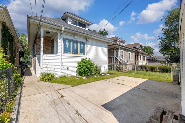 9431 S Vernon Avenue, Chicago, IL 60619
