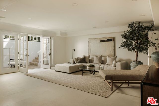 1228 Amalfi Drive, Los Angeles, CA 90272