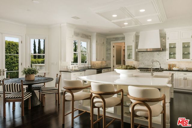 1228 Amalfi Drive, Los Angeles, CA 90272