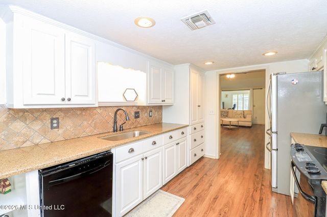 123 Caribbean Cove, Clinton, MS 39056