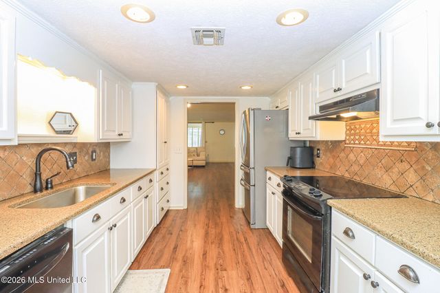 123 Caribbean Cove, Clinton, MS 39056