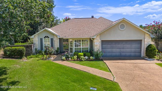 123 Caribbean Cove, Clinton, MS 39056
