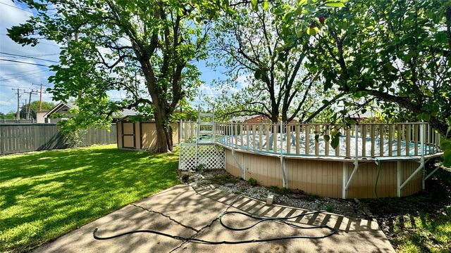 101 Town North Drive, Terrell, TX 75160