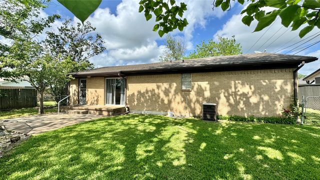 101 Town North Drive, Terrell, TX 75160
