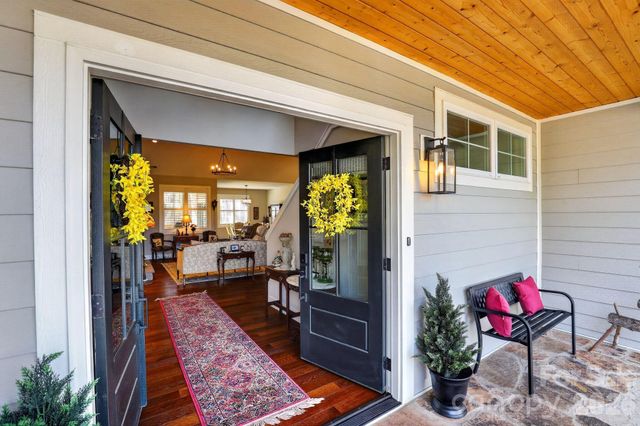 3757 Laurel Park Highway, Hendersonville, NC 28739