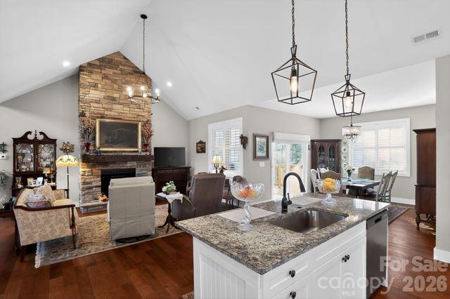 3757 Laurel Park Highway, Hendersonville, NC 28739