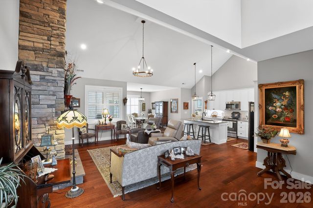3757 Laurel Park Highway, Hendersonville, NC 28739