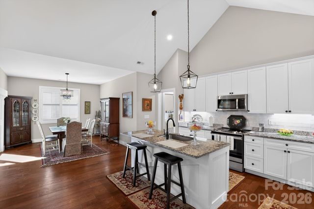 3757 Laurel Park Highway, Hendersonville, NC 28739