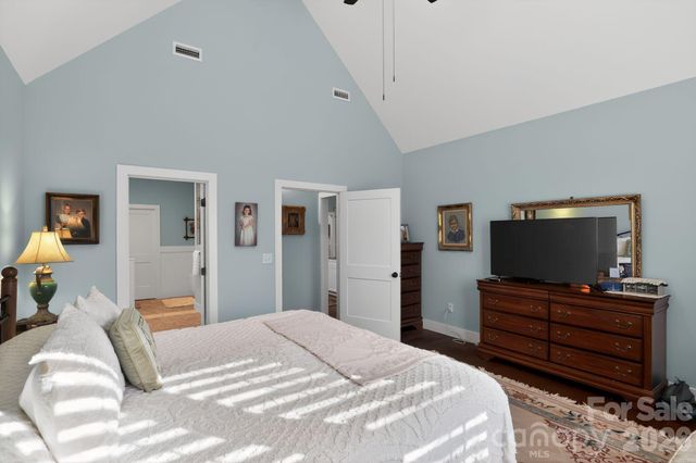 3757 Laurel Park Highway, Hendersonville, NC 28739