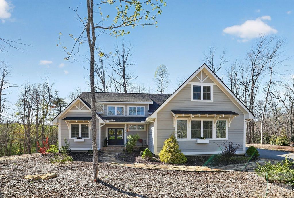 3757 Laurel Park Highway, Hendersonville, NC 28739