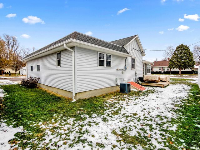 401 S HARRIS Street, Tremont, IL 61568