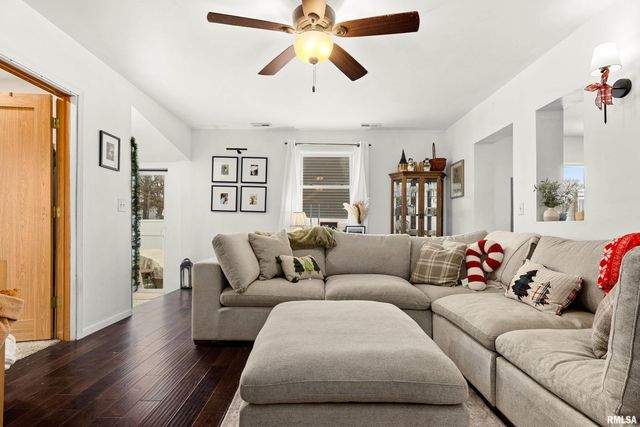 401 S HARRIS Street, Tremont, IL 61568