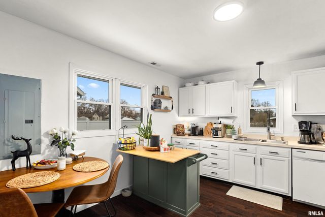 401 S HARRIS Street, Tremont, IL 61568