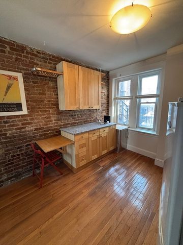 31 Irving 9, Boston, MA 02114