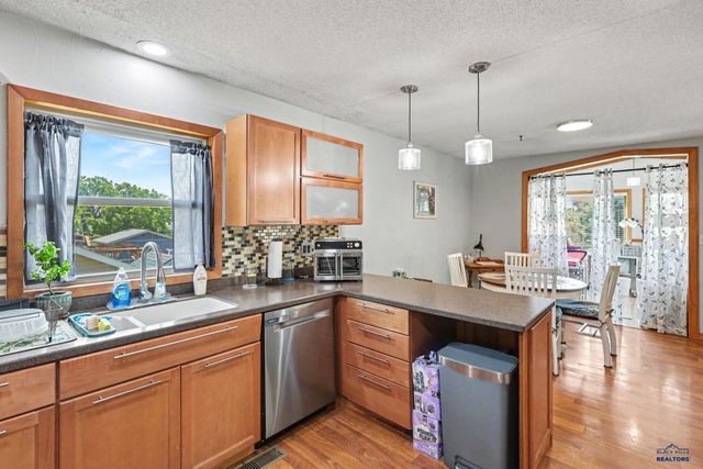 303 E CENTENNIAL, Rapid City, SD 57701