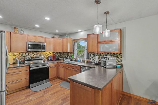 303 E CENTENNIAL, Rapid City, SD 57701