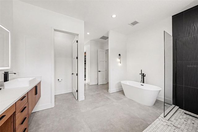 17296 RAINTREE ROAD, Lutz, FL 33558