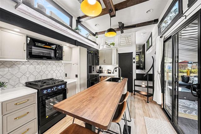 17296 RAINTREE ROAD, Lutz, FL 33558