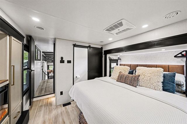 17296 RAINTREE ROAD, Lutz, FL 33558