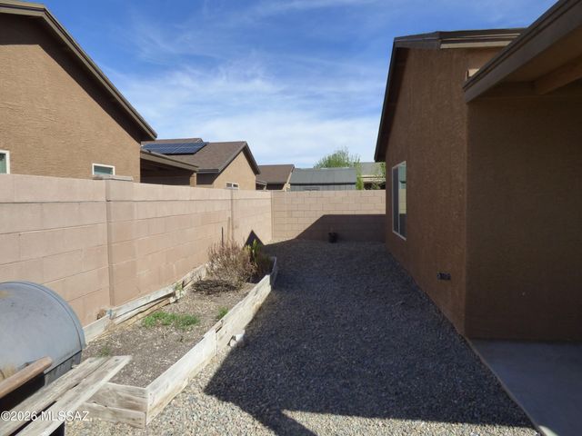 85 E Desert Manor Road, Tucson, AZ 85756