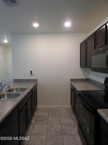 85 E Desert Manor Road, Tucson, AZ 85756