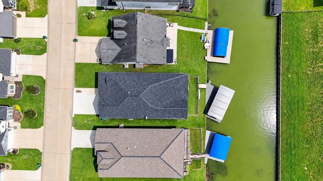 10737 S Lake Mist Lane, Willis, TX 77318