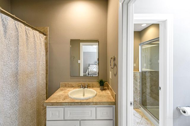 1412 Cabot Lakes Drive, League City, TX 77573