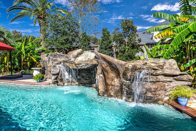 1412 Cabot Lakes Drive, League City, TX 77573