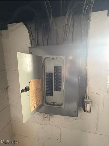 2462 Edwin Avenue, Akron, OH 44314