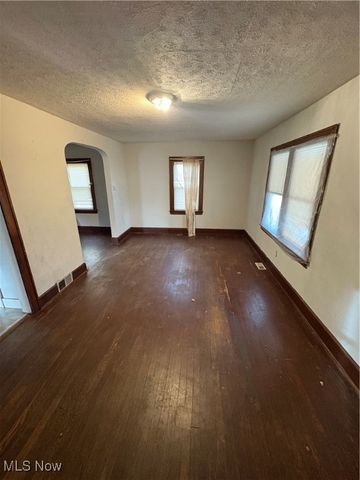 2462 Edwin Avenue, Akron, OH 44314