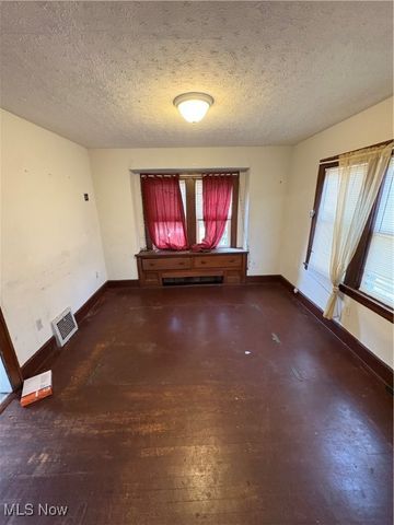 2462 Edwin Avenue, Akron, OH 44314