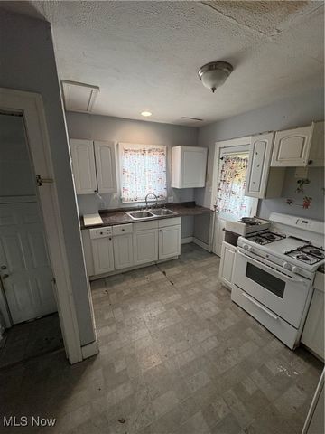 2462 Edwin Avenue, Akron, OH 44314